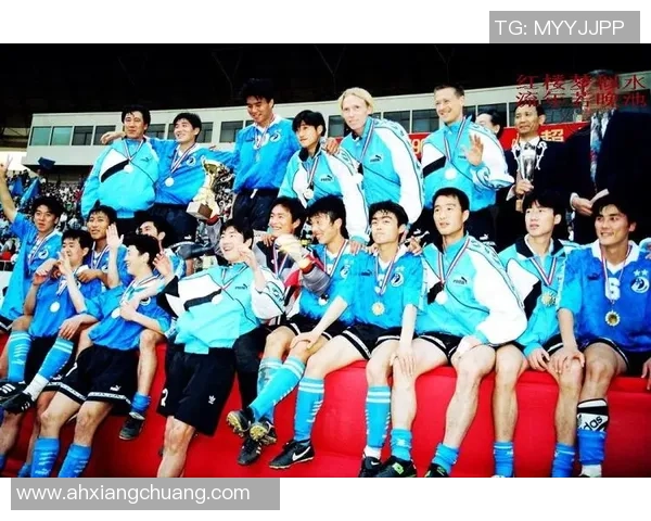 大连万达足球队员的成长之路与未来展望解析 大连万达足球队员的成长之路与未来展望解析